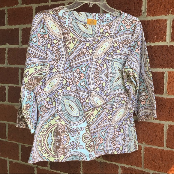Funky Paisley Style Pattern, 3-quarter inch sleeve, scoop neck, Size MP - Picture 3 of 4